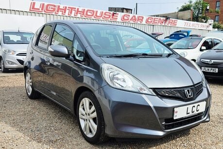 Honda Jazz I-VTEC ES PLUS..1 PREVIOUS OWNER... 9 SERVICES.. STUNNING EXAMPLE.. 