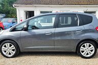 Honda Jazz I-VTEC ES PLUS..1 PREVIOUS OWNER... 9 SERVICES.. STUNNING EXAMPLE..  4