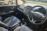 Honda Jazz I-VTEC ES PLUS..1 PREVIOUS OWNER... 9 SERVICES.. STUNNING EXAMPLE..  5