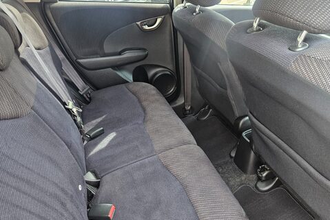 Honda Jazz I-VTEC ES PLUS..1 PREVIOUS OWNER... 9 SERVICES.. STUNNING EXAMPLE..  14