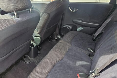 Honda Jazz I-VTEC ES PLUS..1 PREVIOUS OWNER... 9 SERVICES.. STUNNING EXAMPLE..  15