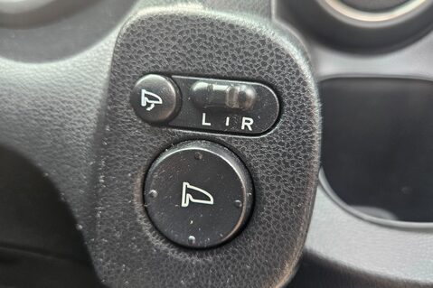 Honda Jazz I-VTEC ES PLUS..1 PREVIOUS OWNER... 9 SERVICES.. STUNNING EXAMPLE..  22