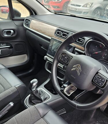Citroen C3 PURETECH SHINE PLUS S/S..1 OWNER 3 SERVICES.APPLE CARPLAY..NAVIGATION 3