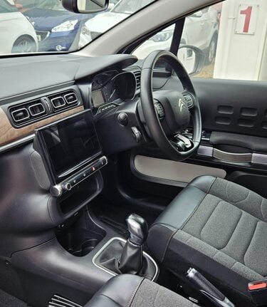 Citroen C3 PURETECH SHINE PLUS S/S..1 OWNER 3 SERVICES.APPLE CARPLAY..NAVIGATION 3