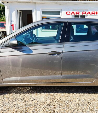 Volkswagen Polo SE TSI AUTOMATIC..4 MAIN DEALER SERVICES STUNNING EXAMPLE 3