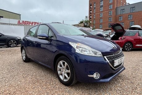 Peugeot 208 ACTIVE.. LOW INSURANCE.. £20 ROAD TAX.. 8 SERVICES.. STUNNING CAR 