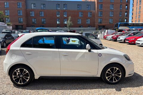 MG MG3 3 STYLE VTI-TEC.. RAF SPECIAL EDITION.. STUNNING EXAMPLE.. BLUETOOTH.. DAB. 6