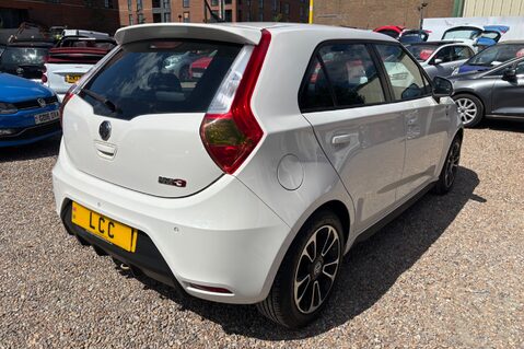 MG MG3 3 STYLE VTI-TEC.. RAF SPECIAL EDITION.. STUNNING EXAMPLE.. BLUETOOTH.. DAB. 8