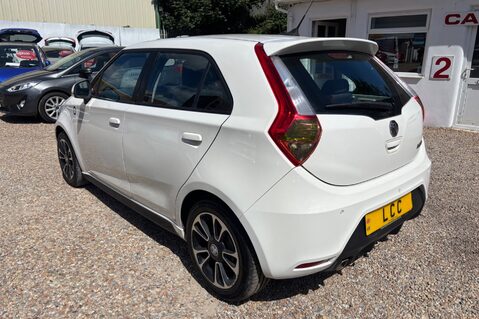 MG MG3 3 STYLE VTI-TEC.. RAF SPECIAL EDITION.. STUNNING EXAMPLE.. BLUETOOTH.. DAB. 9