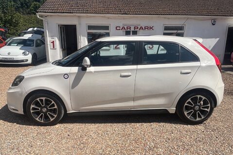 MG MG3 3 STYLE VTI-TEC.. RAF SPECIAL EDITION.. STUNNING EXAMPLE.. BLUETOOTH.. DAB. 10