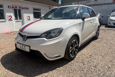 MG MG3 3 STYLE VTI-TEC.. RAF SPECIAL EDITION.. STUNNING EXAMPLE.. BLUETOOTH.. DAB. 4