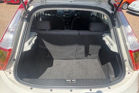 MG MG3 3 STYLE VTI-TEC.. RAF SPECIAL EDITION.. STUNNING EXAMPLE.. BLUETOOTH.. DAB. 11