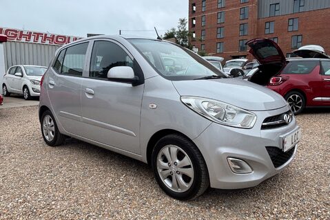 Hyundai i10 STYLE.. ONLY £20 ROAD TAX.. SUNROOF.. LOTS OF HISTORY.. AIR CONDITIONING.. 1