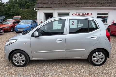Hyundai i10 STYLE.. ONLY £20 ROAD TAX.. SUNROOF.. LOTS OF HISTORY.. AIR CONDITIONING.. 8