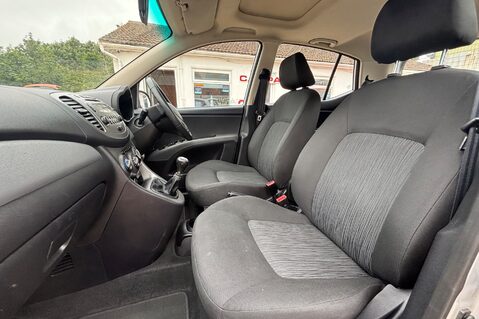 Hyundai i10 STYLE.. ONLY £20 ROAD TAX.. SUNROOF.. LOTS OF HISTORY.. AIR CONDITIONING.. 10