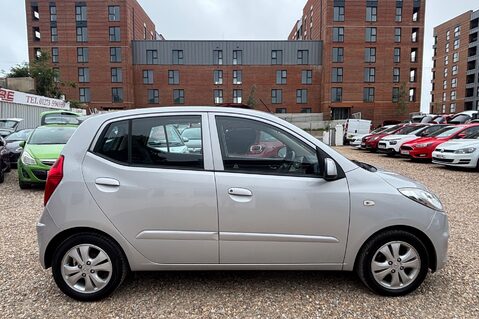 Hyundai i10 STYLE.. ONLY £20 ROAD TAX.. SUNROOF.. LOTS OF HISTORY.. AIR CONDITIONING.. 4