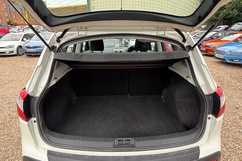 Nissan Qashqai ACENTA DCI.. 8 SERVICES.. AIR CON..CRUISE CONTROL..SPOTIFY..DAB RADIO. 4