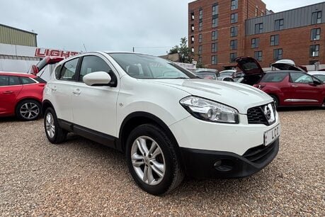 Nissan Qashqai ACENTA DCI.. 8 SERVICES.. STUNNING EXAMPLE.. 