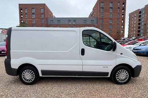 Renault Trafic SL27 DCI 115 SWB.. NO VAT ..11 SERVICES..CHAIN DRIVEN.. LAST OWNER 14 YEARS 9