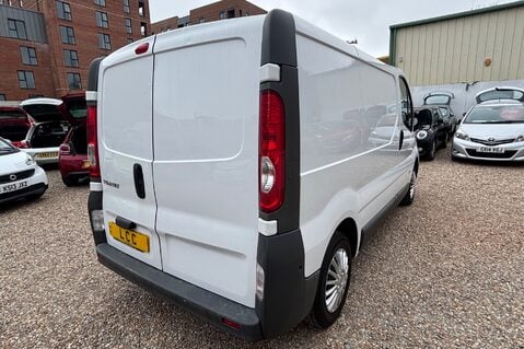 Renault Trafic SL27 DCI 115 SWB.. NO VAT ..11 SERVICES..CHAIN DRIVEN.. LAST OWNER 14 YEARS 22