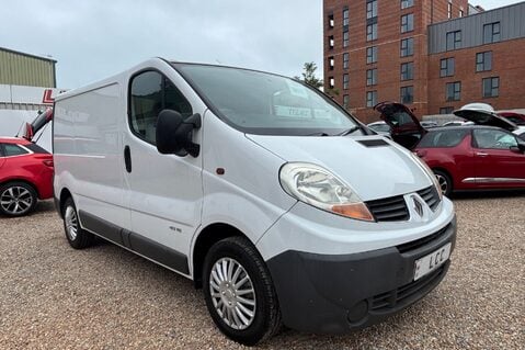 Renault Trafic SL27 DCI 115 SWB.. NO VAT ..11 SERVICES..CHAIN DRIVEN.. LAST OWNER 14 YEARS 1