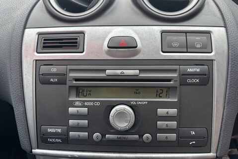 Ford Fiesta ZETEC CLIMATE TDCI.. £35 ROAD TAX.. 72MPG.. LAST OWNER 13 YEARS  9