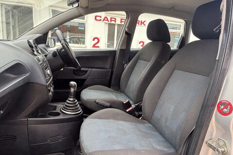 Ford Fiesta ZETEC CLIMATE TDCI.. £35 ROAD TAX.. 72MPG.. LAST OWNER 13 YEARS  5