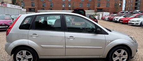 Ford Fiesta ZETEC CLIMATE TDCI.. £35 ROAD TAX.. 72MPG.. LAST OWNER 13 YEARS  1