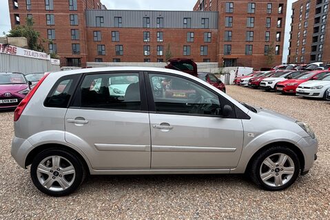 Ford Fiesta ZETEC CLIMATE TDCI.. £35 ROAD TAX.. 72MPG.. LAST OWNER 13 YEARS  4
