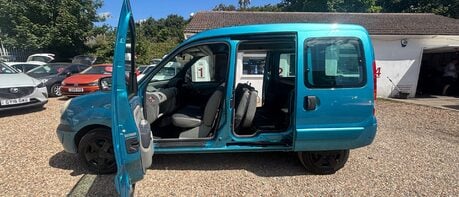 Renault Kangoo EXPRESSION 16V.. AUTOMATIC.. 1 PREVIOUS KEEPER.. LOTS OF SERVICE HISTORY 1
