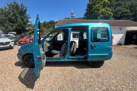 Renault Kangoo EXPRESSION 16V.. AUTOMATIC.. 1 PREVIOUS KEEPER.. LOTS OF SERVICE HISTORY 4