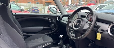 Mini Hatch COOPER.. LAST OWNER 10 YEARS.. LOTS OF HISTORY..AIR CON..AUX INPUT.... 1