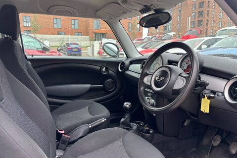 Mini Hatch COOPER.. LAST OWNER 10 YEARS.. STUNNING EXAMPLE.. LOTS OF HISTORY 2