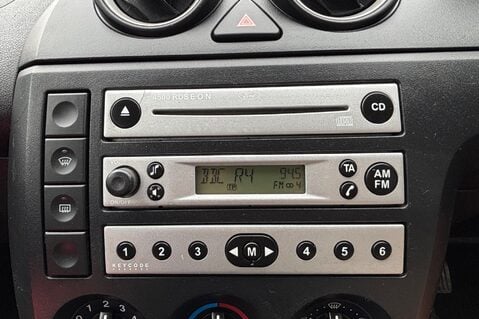 Ford Fiesta ZETEC CLIMATE.. LOW INSURANCE.. SERVICE HISTORY.. IDEAL FIRST CAR 6