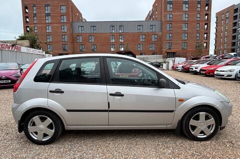 Ford Fiesta ZETEC CLIMATE.. LOW INSURANCE.. SERVICE HISTORY.. IDEAL FIRST CAR 13
