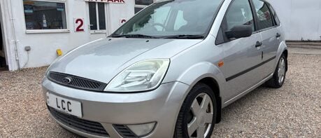 Ford Fiesta ZETEC CLIMATE.. LOW INSURANCE.. SERVICE HISTORY.. IDEAL FIRST CAR 1
