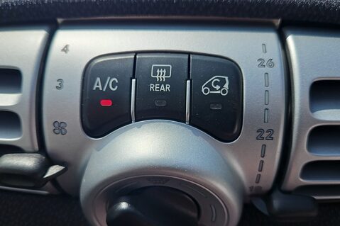 Smart Fortwo Coupe PURE MHD.. £20 ROAD TAX.. 1 PREVIOUS KEEPER.. SERVICE HISTORY.. GLASS ROOF 4