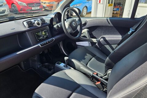Smart Fortwo Coupe PURE MHD.. £20 ROAD TAX.. 1 PREVIOUS KEEPER.. SERVICE HISTORY.. GLASS ROOF 10