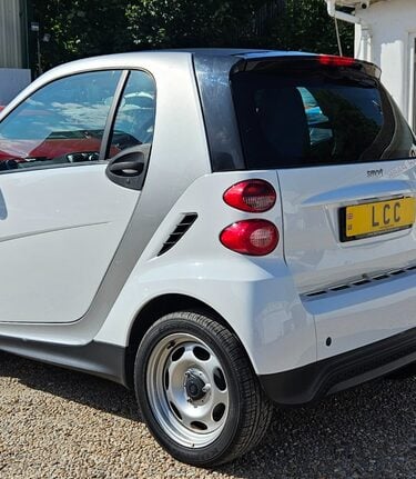 Smart Fortwo Coupe PURE MHD.. £20 ROAD TAX.. 1 PREVIOUS KEEPER.. SERVICE HISTORY.. GLASS ROOF 3
