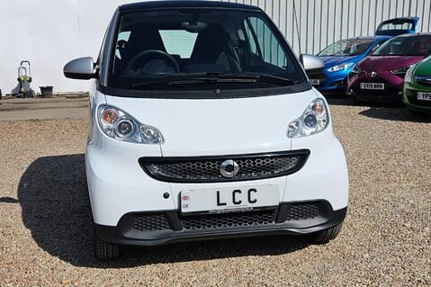 Smart Fortwo Coupe PURE MHD.. £20 ROAD TAX.. 1 PREVIOUS KEEPER.. SERVICE HISTORY.. GLASS ROOF 2