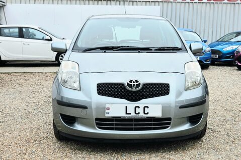 Toyota Yaris TR VVTI..1 PREVIOUS OWNER WITH 13 SERVICES !! 2