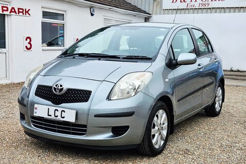 Toyota Yaris TR VVTI..1 PREVIOUS OWNER WITH 13 SERVICES !! 3