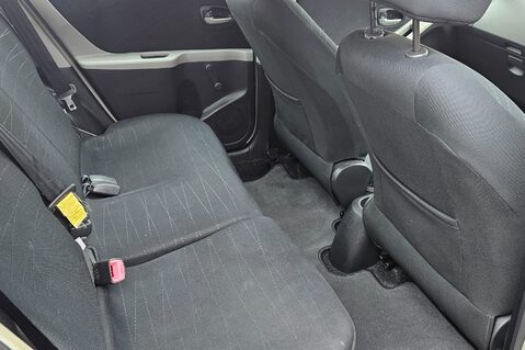 Toyota Yaris TR VVTI..1 PREVIOUS OWNER WITH 13 SERVICES !! 11