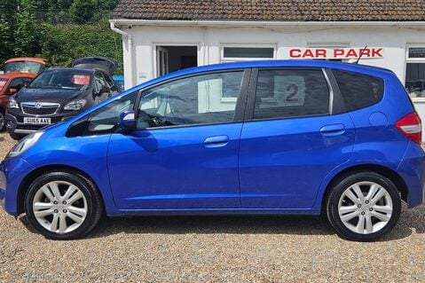 Honda Jazz I-VTEC EX.. AUTOMATIC.. 9 SERVICES.. STUNNING CAR 4