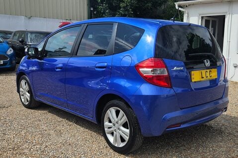 Honda Jazz I-VTEC EX.. AUTOMATIC.. 9 SERVICES.. STUNNING CAR 10