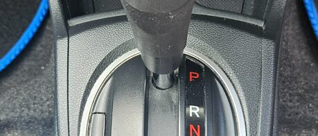 Honda Jazz I-VTEC EX.. AUTOMATIC.. 9 SERVICES.. STUNNING CAR 1