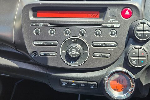 Honda Jazz I-VTEC EX.. AUTOMATIC.. 9 SERVICES.. STUNNING CAR 20