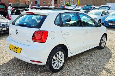 Volkswagen Polo SE..75 BHP WITH GLASS SUNROOF..7 SERVICES.. £20 ROAD TAX.. STUNNING CAR 11