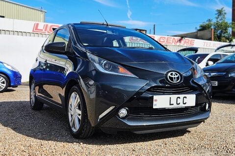 Toyota Aygo VVT-I X-PRESSION X-SHIFT.. 8 MAIN DEALER SERVICES.. ELECTRIC SUNROOF.. RARE 2