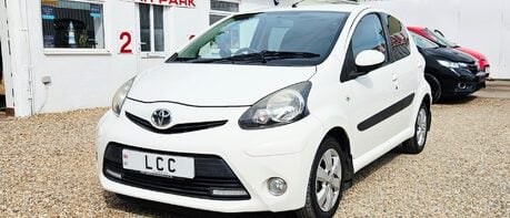 Toyota Aygo VVT-I FIRE MM ..AIR CON. AUTOMATIC.. SERVICE HISTORY.. £20 ROAD TAX..DAB .. 1